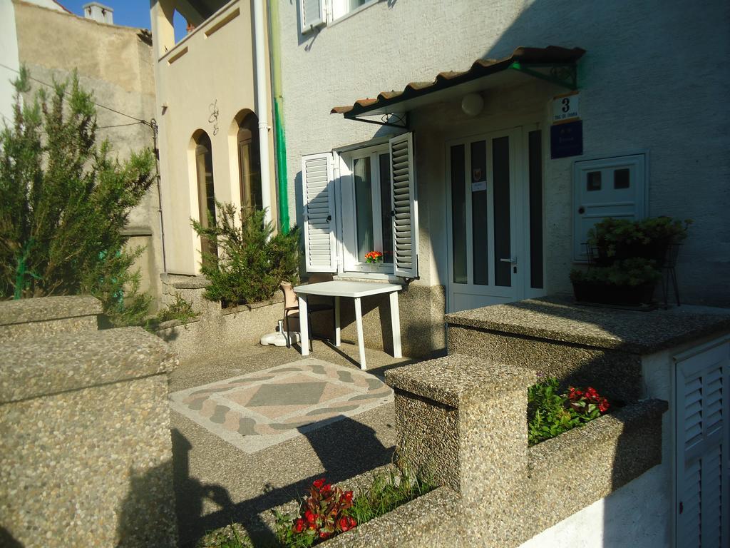 Apartment Filip Vrbnik Exteriör bild